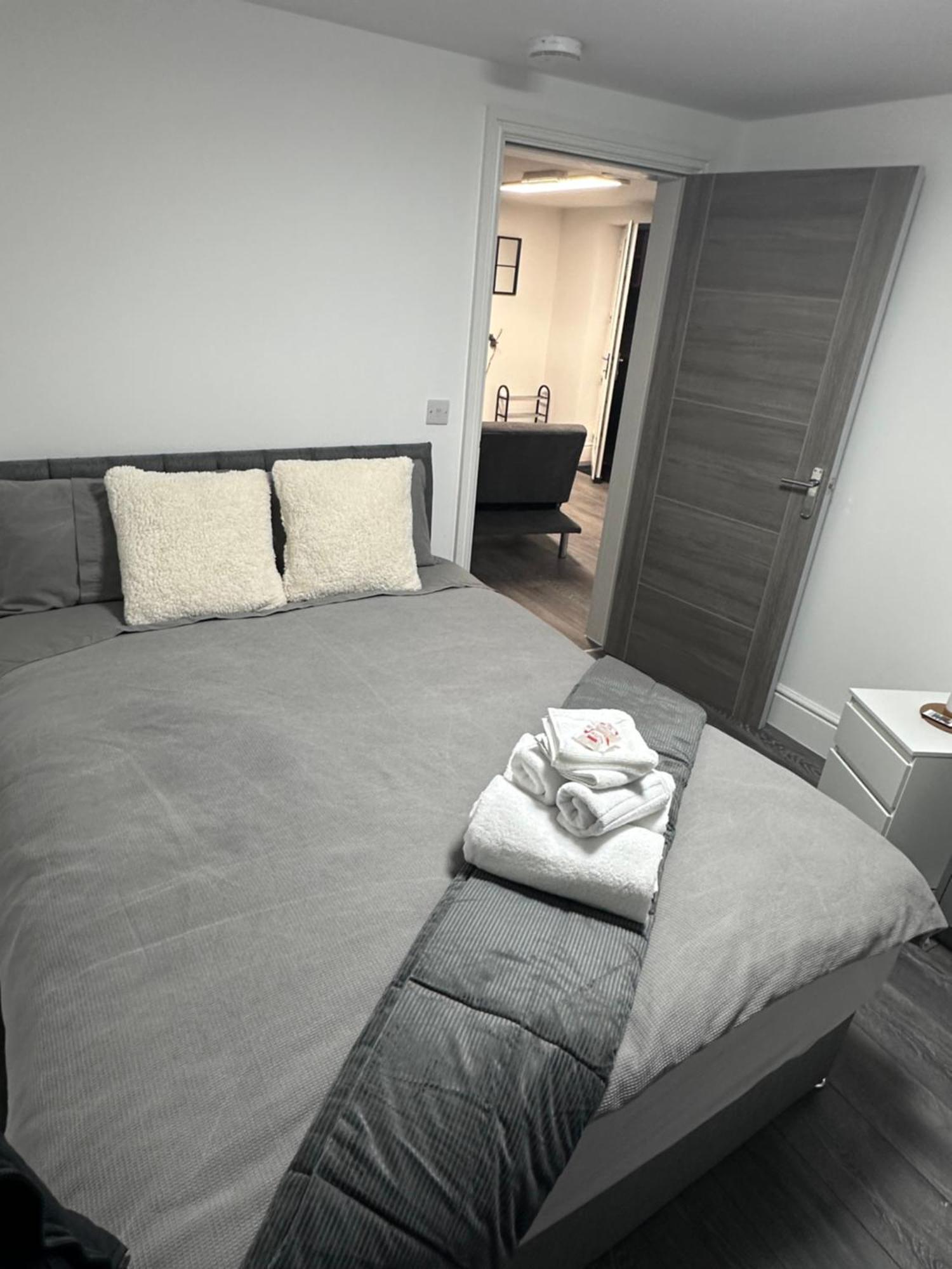 Stunning 2-Flat In Leicester! Eksteriør billede